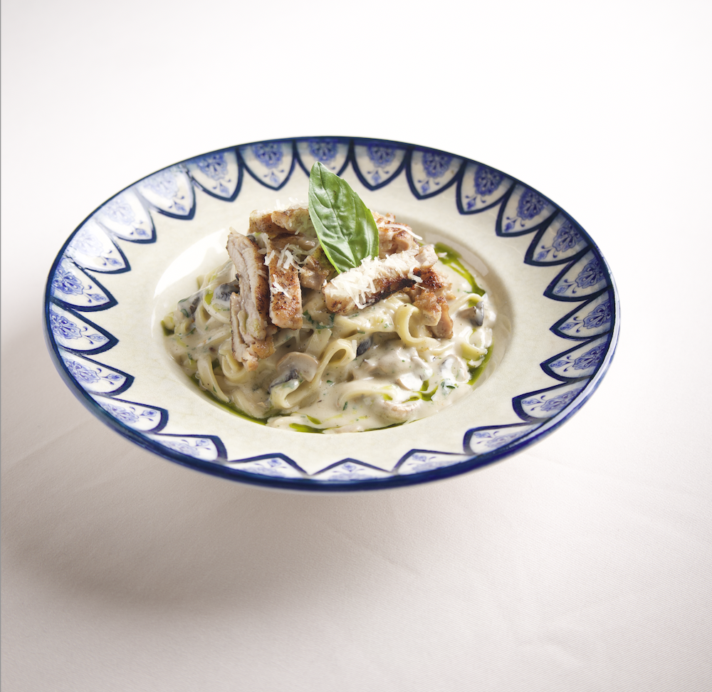 ALFREDO SOSLU VE TAVUKLU TAGLİATELLİ